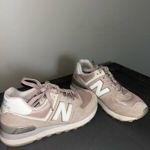 New Balance Women's Light Pink Sneakers